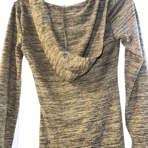 Dress - Picture 10 of 10